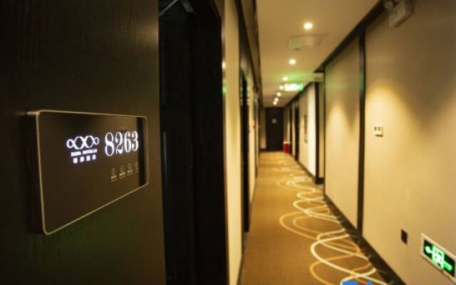 Xana Hotelle Beijing Railway Station Temple of Heaven Park