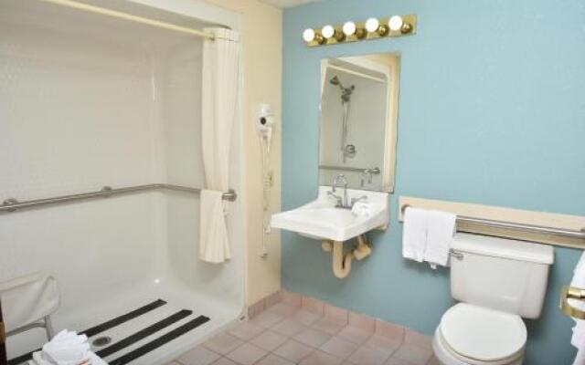 Super 8 Springfield/Battlefield