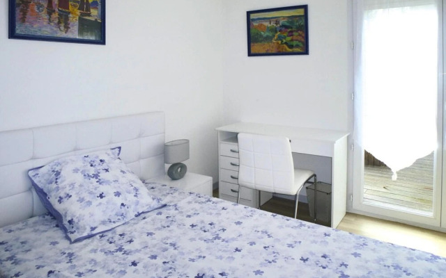 Single-storey Holiday Home, 150 m From the Beach