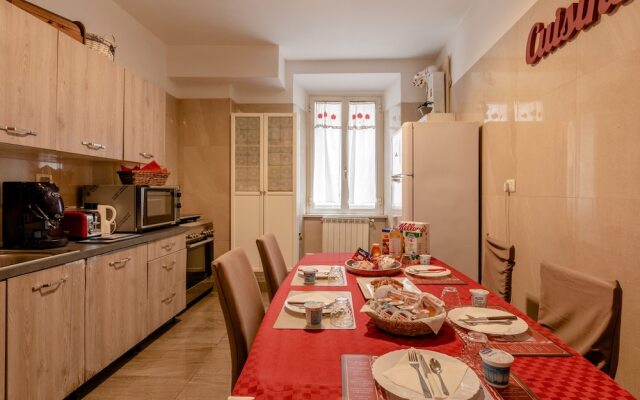 4-bdr Apt Among Colosseum&termini 10-people
