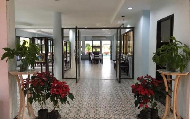 Menam Resort