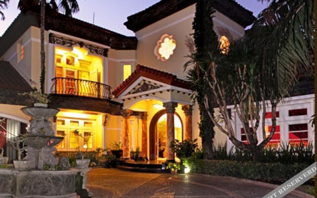 Bali Corner Residence