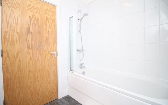 Stay In Cardiff Crichton House