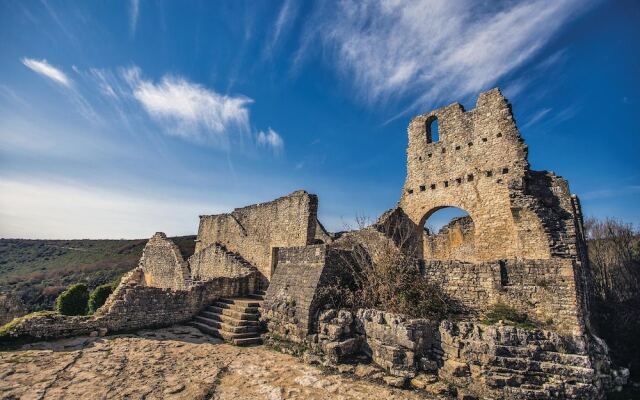 Stunning Home in Kanfanar With Wifi