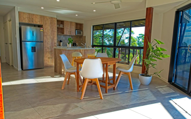 It’S All About The Views – Balcony – Montville