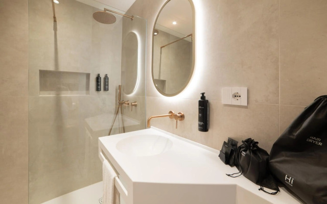 Hi Hotels Sirmione - Lakeview Pool