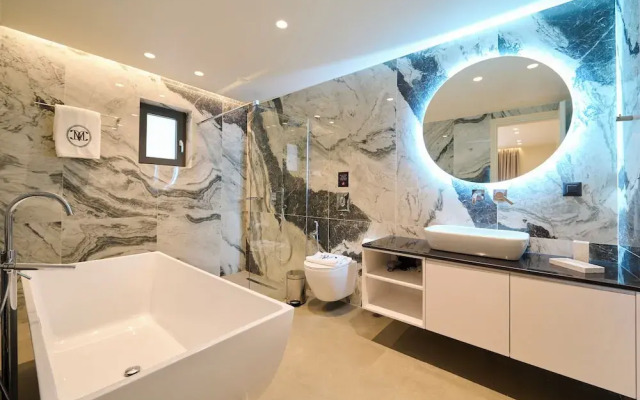 Monarco Executive Rooms