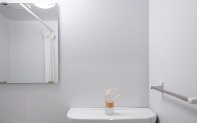 ZAITO Tokyo Yokokawa Economy Inn