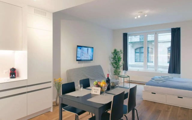 HITrental Town Hall Apartments
