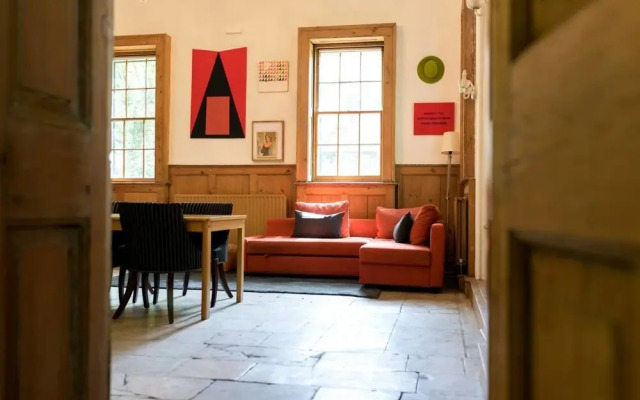 Fantastically Unique House for 3 With Large Garden