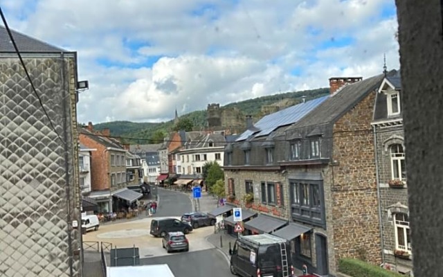 Hôtel Resto Léon