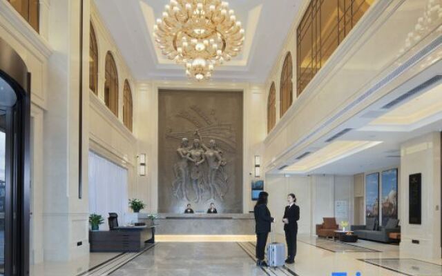 Vienna Hotel (Longhu Store, South Zijingshan Road, Zhengzhou)