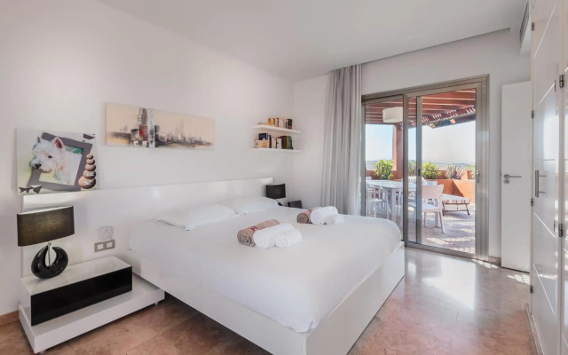 Alzaro 1-3 DELUXE SEA VIEW & JACUZZI 3B