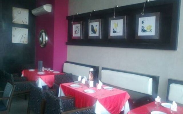 La Corniche Hotel