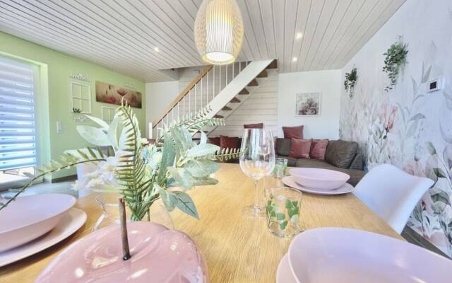 Meadow Piece of Modern Retreat