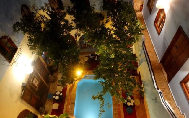 Cosy Villa With 11 Bedrooms In The Heart Of Marrakech - 27 Pax. - Priv