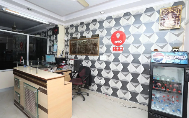 OYO 10347 Hotel Deepak