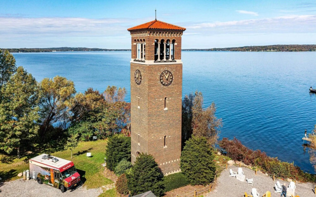 Bemus Point Vintage Suite w/ Soaking Tub & Kitchen
