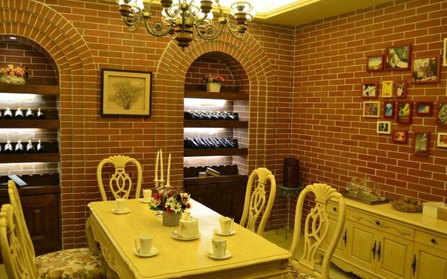 Junding Huayue Hotel