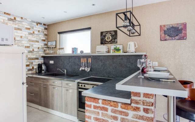 Cosy Apartment in Eperlecques with Fireplace