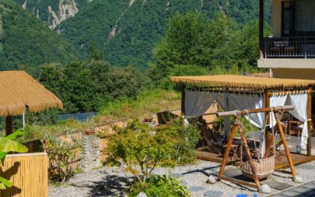 Hailuogou Lanshan Baiyunli Hot Spring Homestay