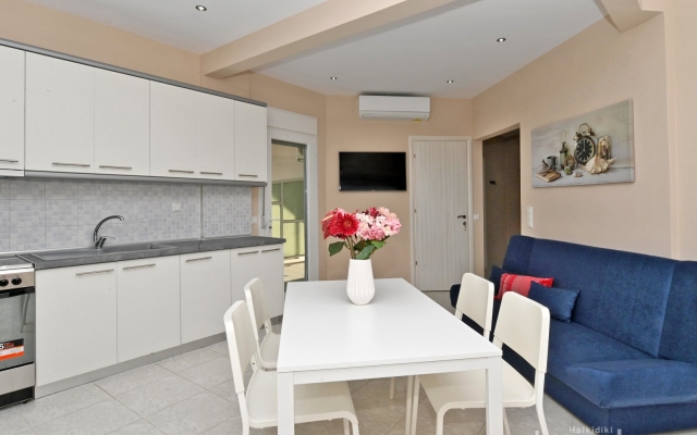 Sabbia Seafront Apartment  2 by TravelPro Serv...
