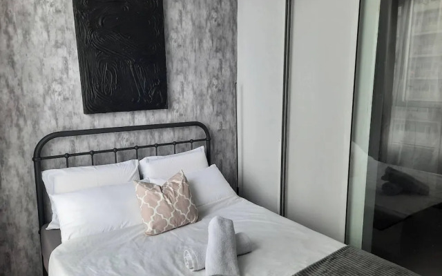 Relax in Style With Fast Wifi & Netflix