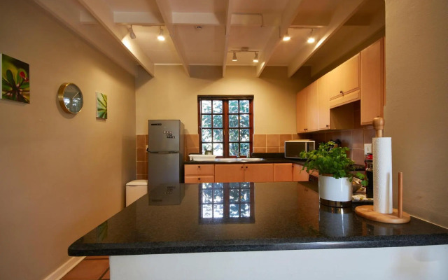 Luxurious & centrally located home away from home