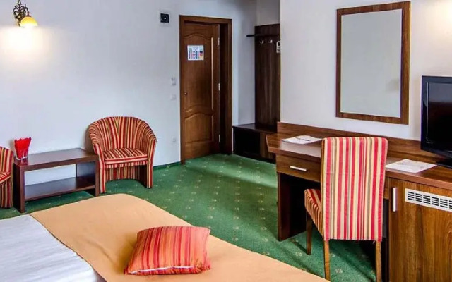 Hotel Piatra Craiului - Complex Cheile Gradistei Fundata