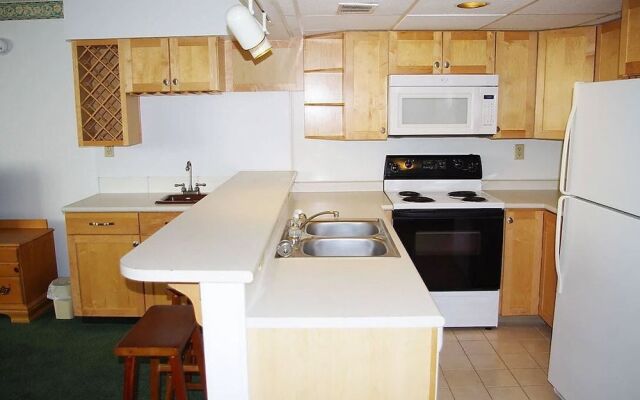 Clive Hotel & Suites