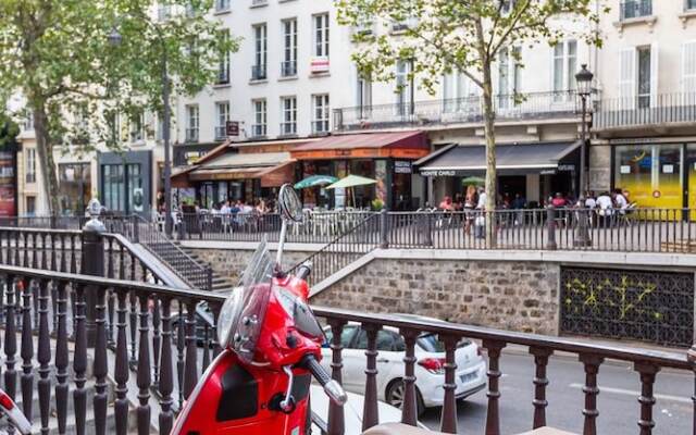 Flowers in Saint-Martin