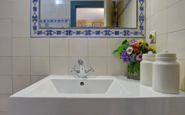 Independent Apartment n 4 in an Old Mansion Located by the Mouth of Douro River