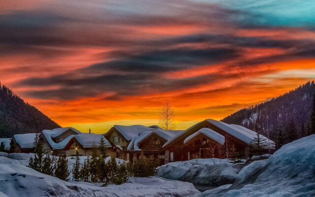 The Pinnacle Lodge