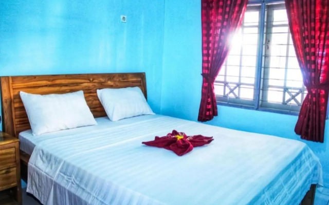 KJ Purple Gate House