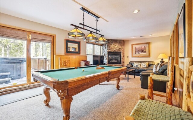 Wildwood Peaks 4 Bedroom Home by RedAwning