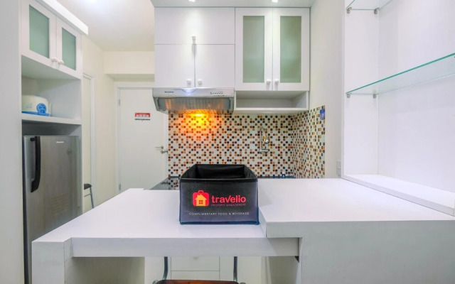 Relaxing 2BR at Green Pramuka Apartment