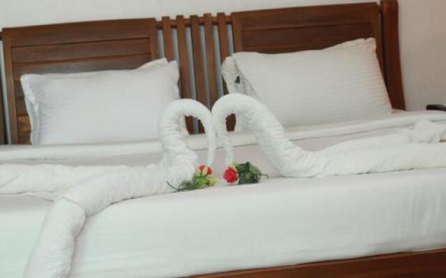 Lake n River Resort  Munroe Island
