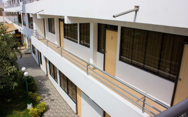 Las Poncianas Hotel