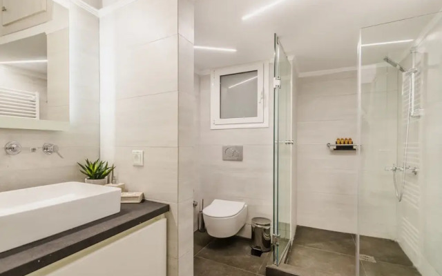 Acropolis Executive Suite