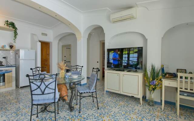 Apartment near Praia with Large Terrace & Spectacular Views