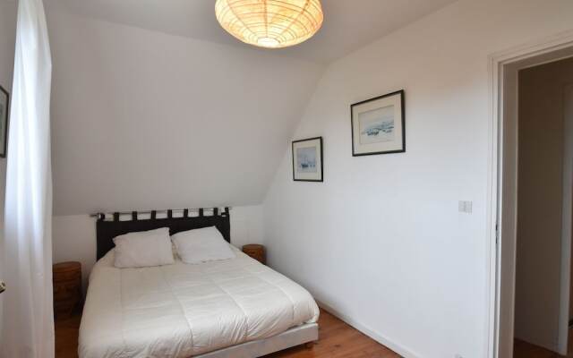 Cozy Holiday Home in Saint-Germain-sur-Ay with garden