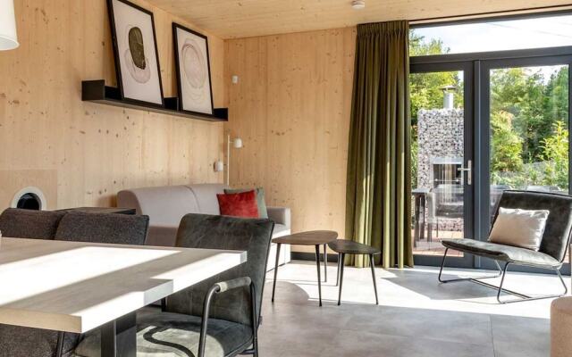 Modern Holiday Home With sun Shower