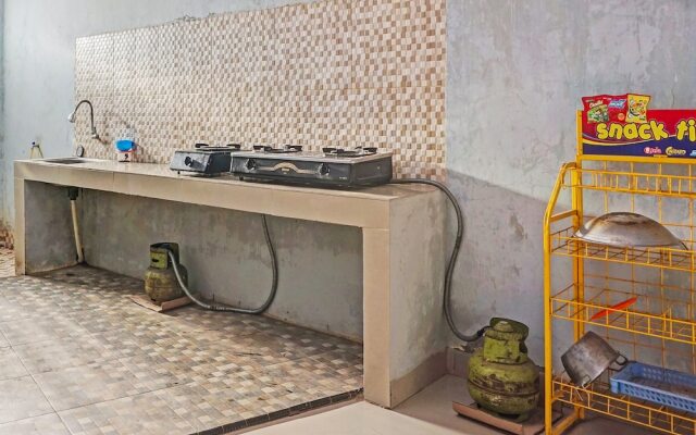 OYO 91219 Adhyaksa Homestay Makassar