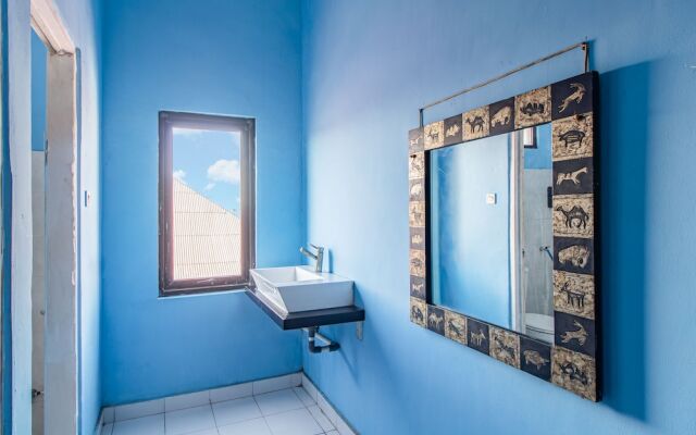 OYO 93433 Bunk Bed Bali