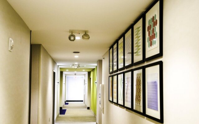 Holiday Inn Express & Suites Kingston-Ulster by IHG