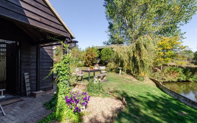 Rustic Holiday Home in Goudhurst Kent with Private Parking