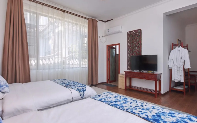 Floral Hotel Dali Yixin Yard