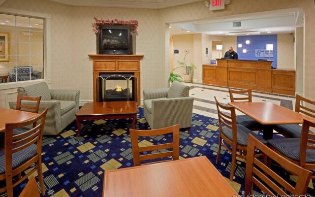 Holiday Inn Express And Suites Reading, an IHG Hotel