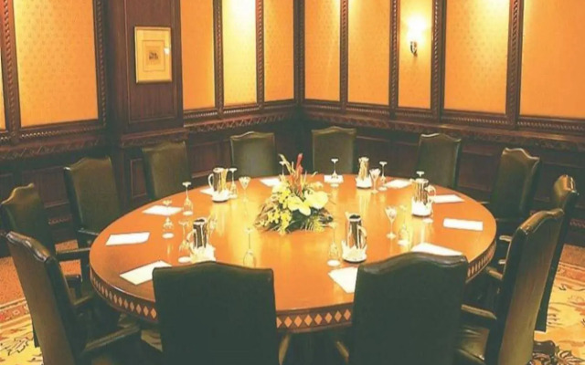 Palace Of The Golden Horses Hotel