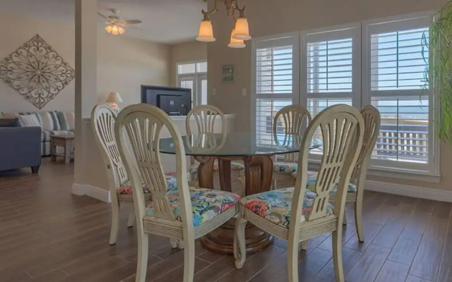 Lotsa Dunes by Meyer Vacation Rentals
